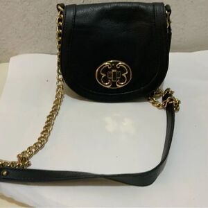 Emma Fox Leather crossbody bag gold chain strap accent